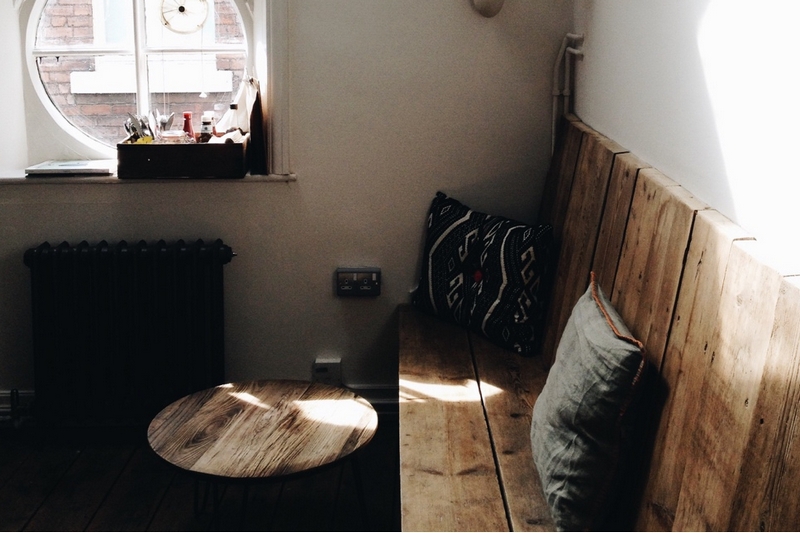 氣候潮濕，家里怎樣防霉 家用防潮空氣凈化除濕機(jī)