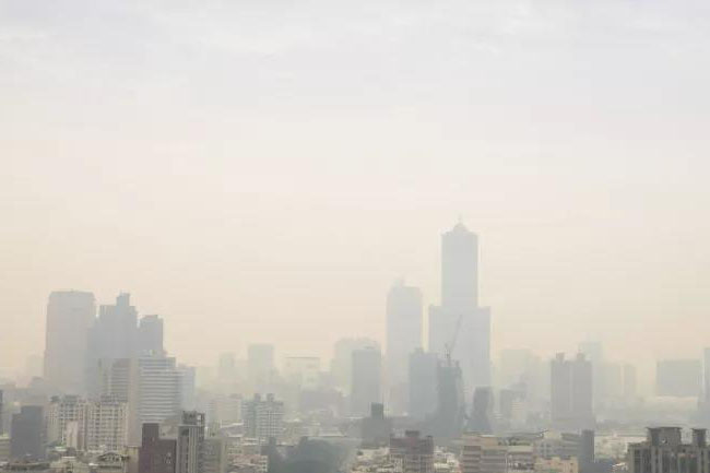 秋高氣燥，警惕“三手煙”！空氣凈化除濕機(jī)